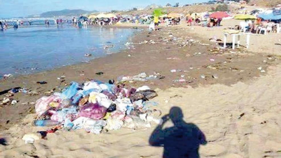 تقرير رسمي يدعو لاتخاذ إجراءات استباقية للحد من تلوث الشواطئ المغربية