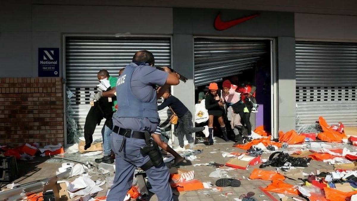 72 قتيلا بجنوب إفريقيا بأعمال عنف