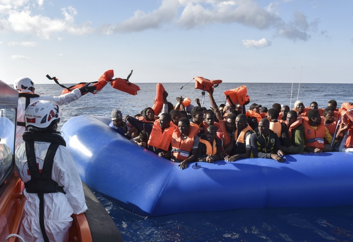 البحرية الملكية تنقذ 344 مهاجرا غير نظامي
