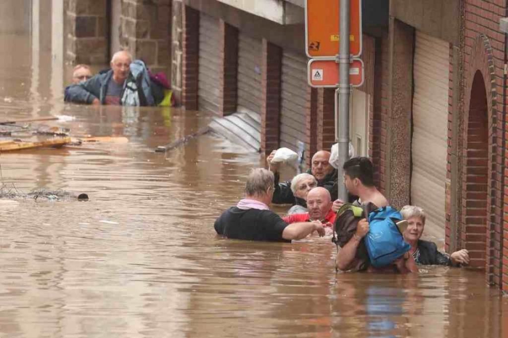  180 قتيلا جراء الفيضانات بألمانيا
