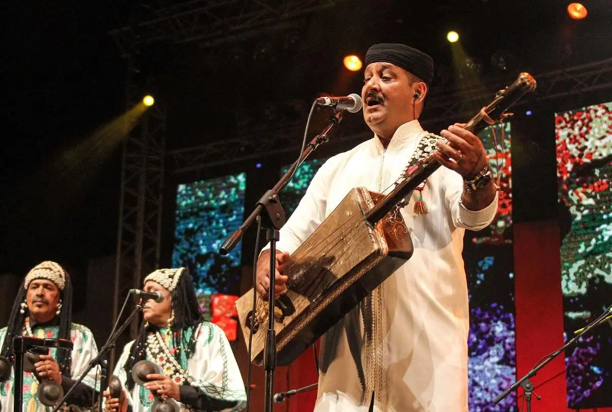 القصري لـ”مدار21″: التعاون مع سلمى رشيد مهم لعصرنة الموسيقى الكناوية