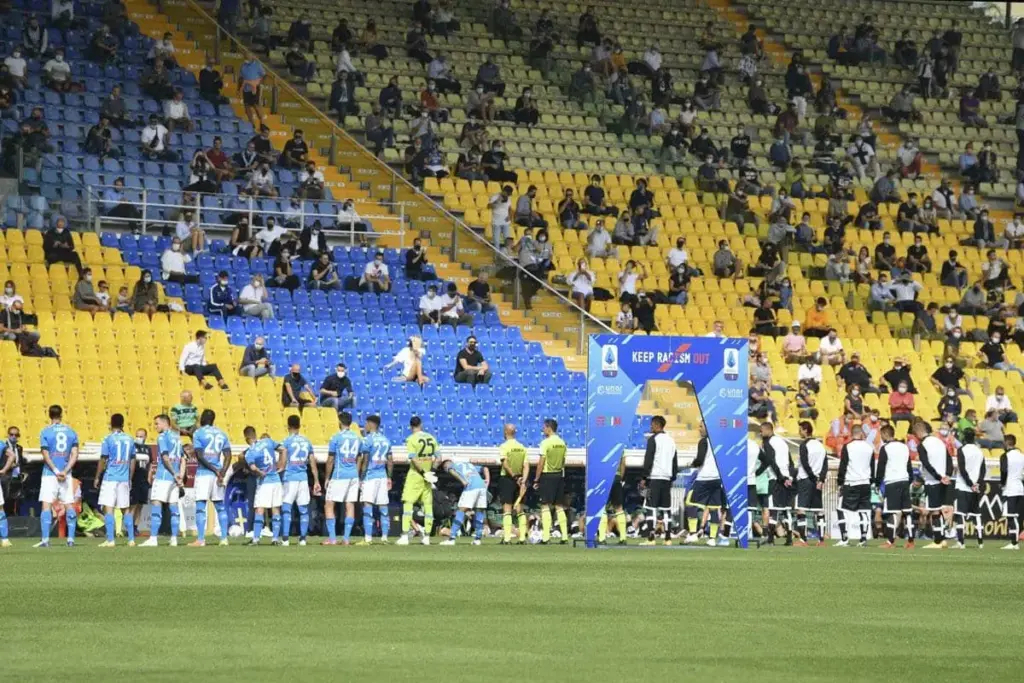 مقترح حكومي لفتح الملاعب الإيطالية