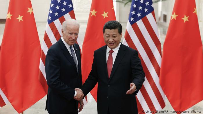 الصين تعاقب حقوقيين ومسؤولين أمريكيين