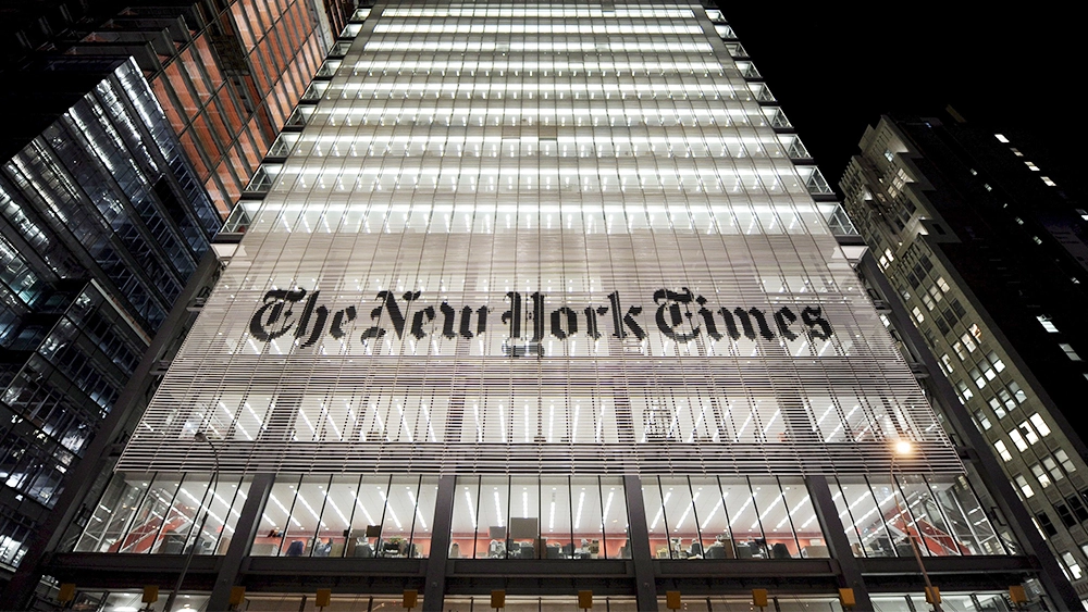 “نيويورك تايمز” تتخطى 8 ملايين مشترك