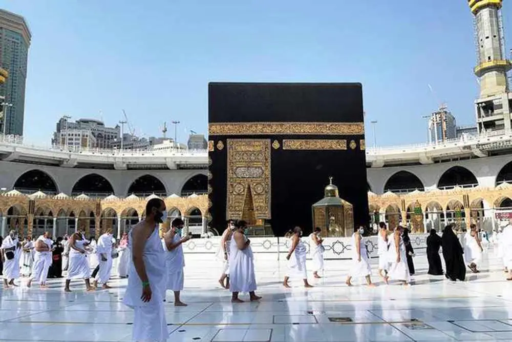 العمرة.. السعودية توقف التعاقد مع 1800 وكالة سفر