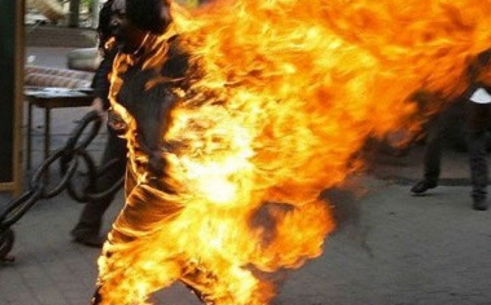 حملة استنكار بعد تقارير عن حرق شاب حيّا بالجزائر