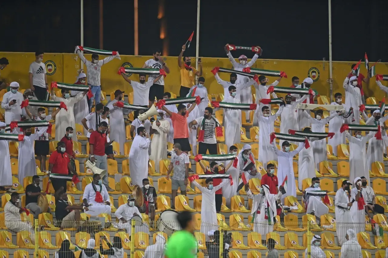 الإمارات تسمح بحضور الجماهير إلى الملاعب