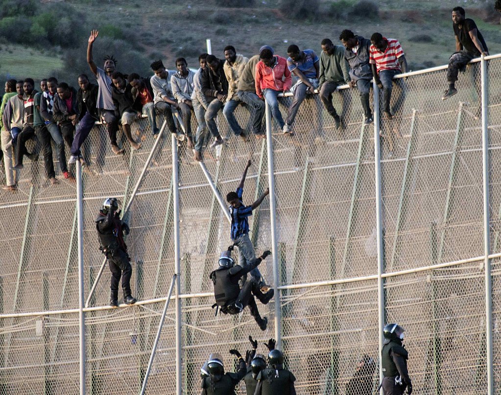 تنسيق أمني بين المغرب وإسبانيا يُحبط محاولة هجرة 50 شخصا لمليلية