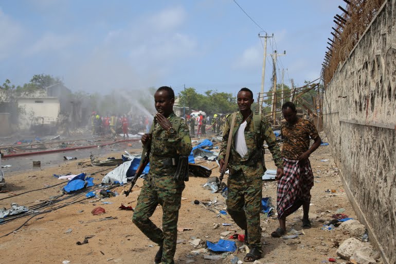 قتيلان وخمسة جرحى بتفجير انتحاري في العاصمة الصومالية