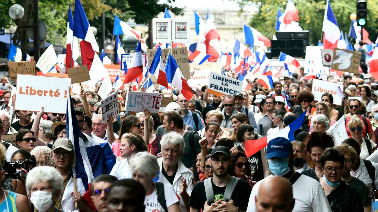الاحتجاجات ضد الجواز الصحي تثير سؤال العنصرية في فرنسا
