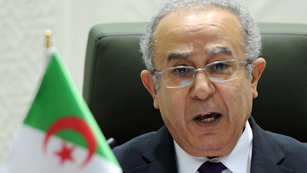 الخارجية الجزائرية: القنصليات ستواصل عملها في البلدين والمواطنون لن يتأثروا