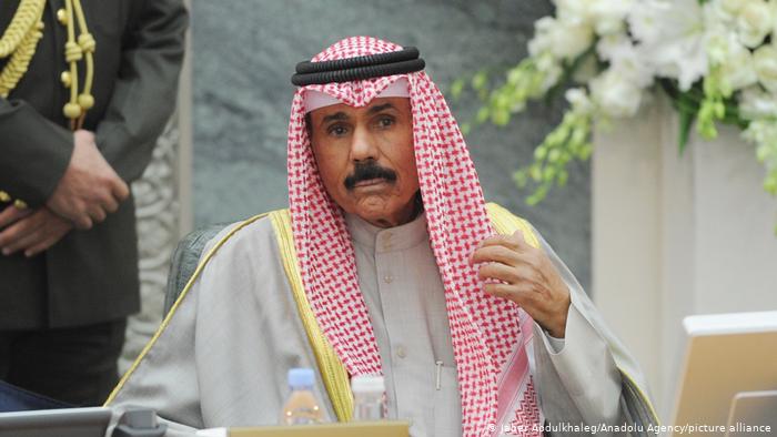 الملك يعزي أمير الكويت إثر وفاة شقيقته