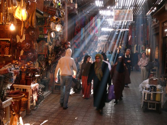 معدلات التضخم تواصل الارتفاع بالمغرب ونمو الاقتصاد يسجل تراجعا بأزيد من 7 بالمئة
