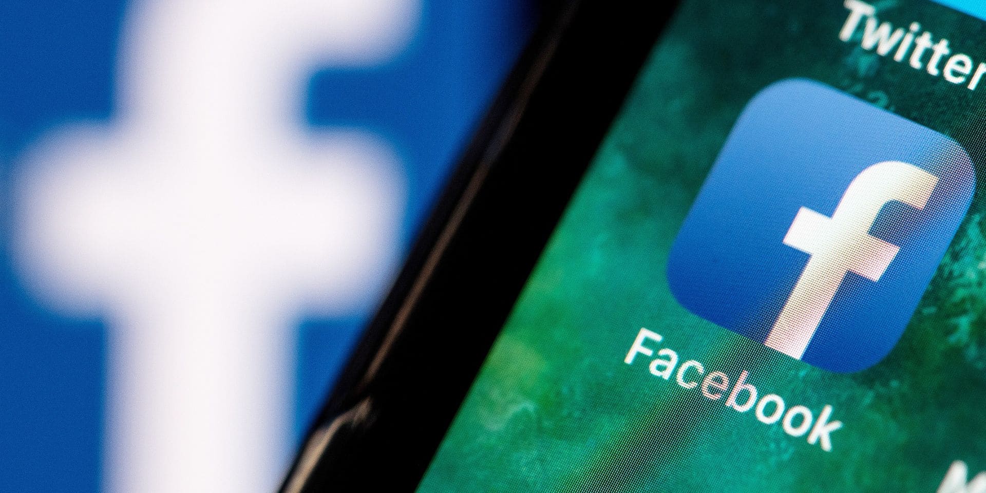 عطل طارئ يخرج “فيسبوك” و”إنستغرام” عن الخدمة