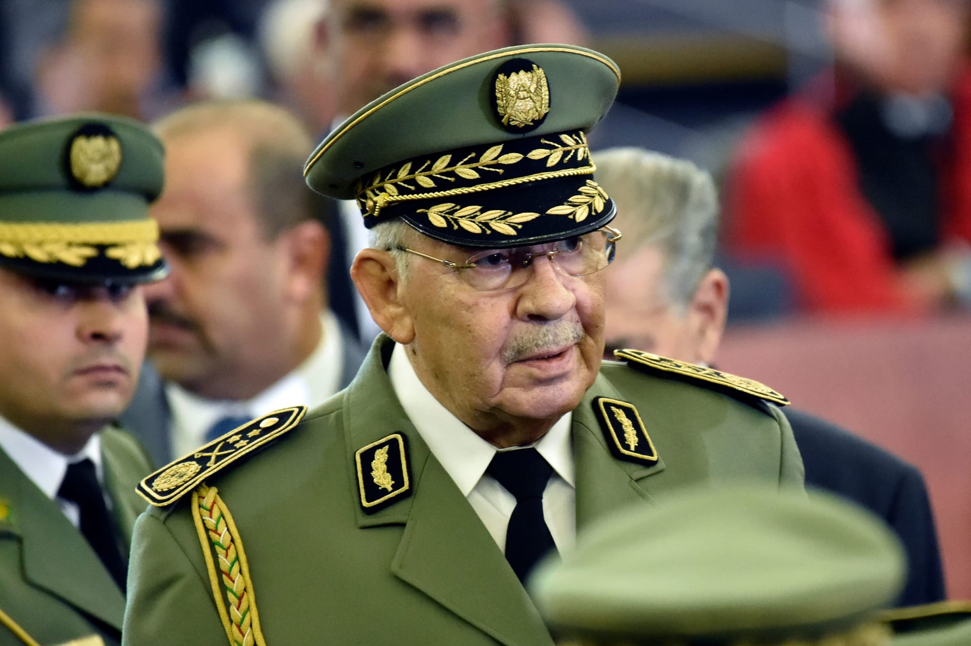 الجيش الجزائري يعود لاتهام المغرب بإغراقه بالمخدرات وأقراص الهلوسة