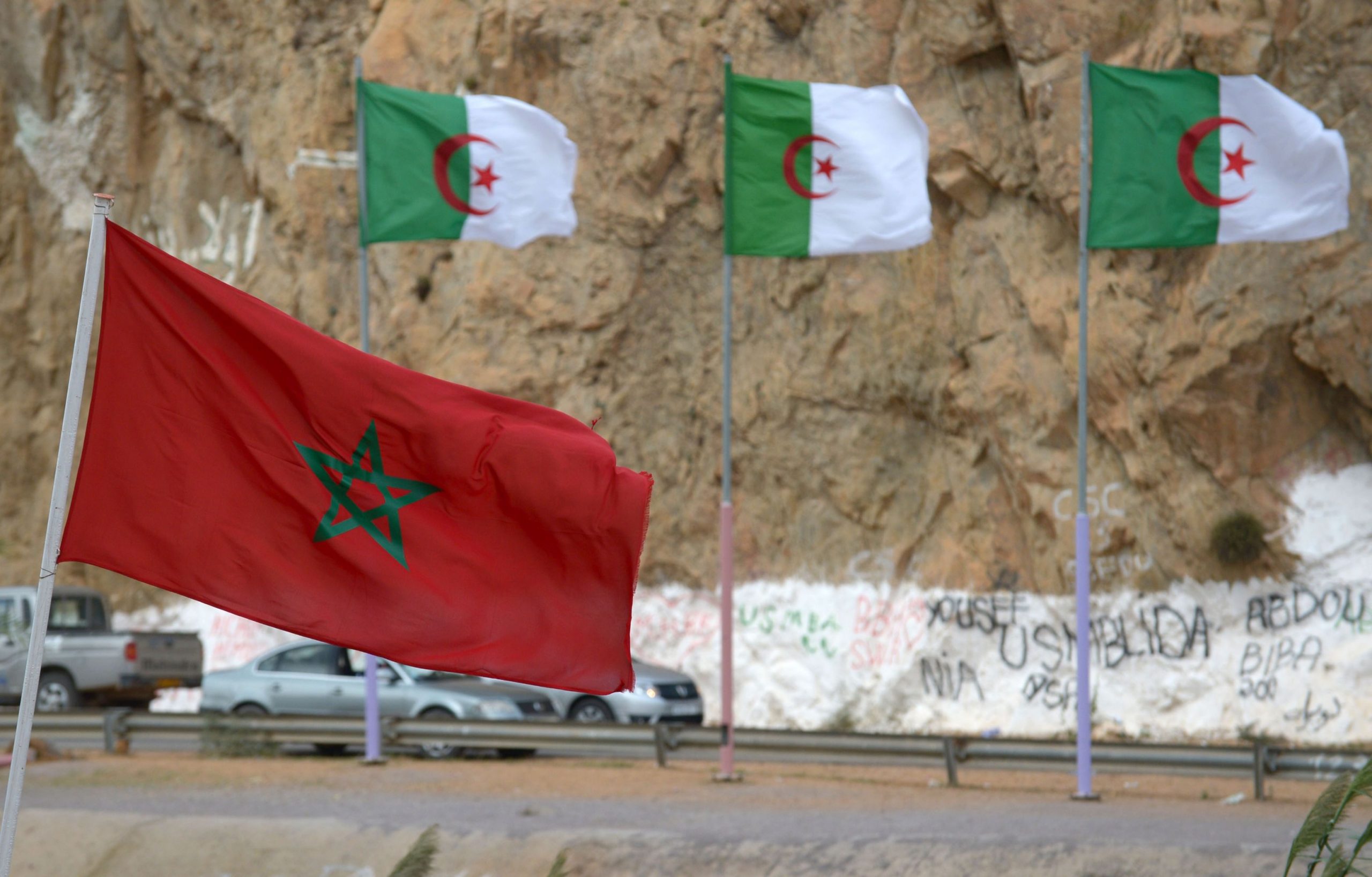 المجلس العربي يدعو المغرب والجزائر إلى التهدئة وتطويق الفتنة