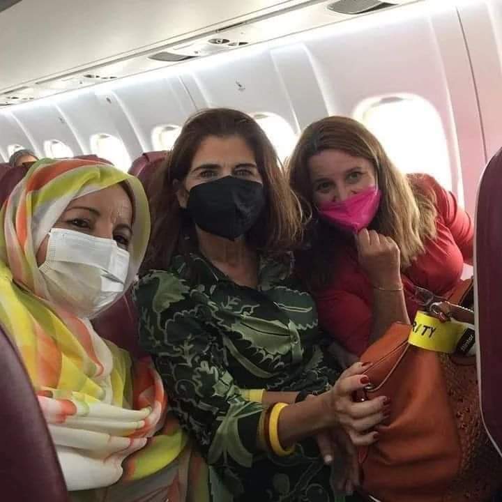 بسبب كاميرات مخبأة.. السلطات تمنع 3 نساء من الهبوط بمطار العيون