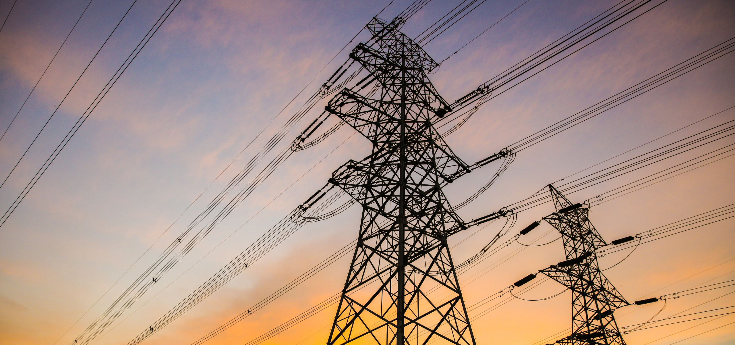 اتفاقية بين الحكومة والمكتب “الكهرماء” بشأن تزود الصناعيين بالكهرباء