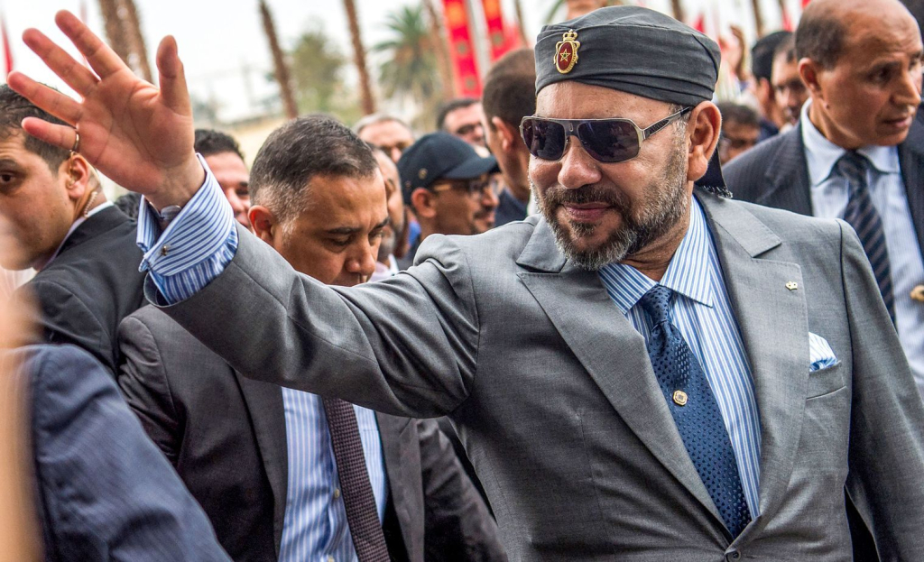 عاجل/ الملك محمد السادس مرفوقا بولي العهد يستقبل أعضاء المنتخب الوطني