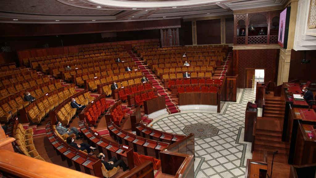 مستشار برلماني يتحدى “أمانة البيجيدي” ويحضر جلسة افتتاح البرلمان