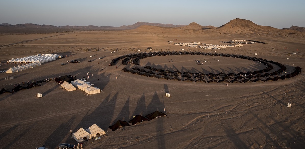 مخيّم مارطون الرمال.. “مدينة متنقلة” وسط الكثبان الرملية لصحراء ورزازات