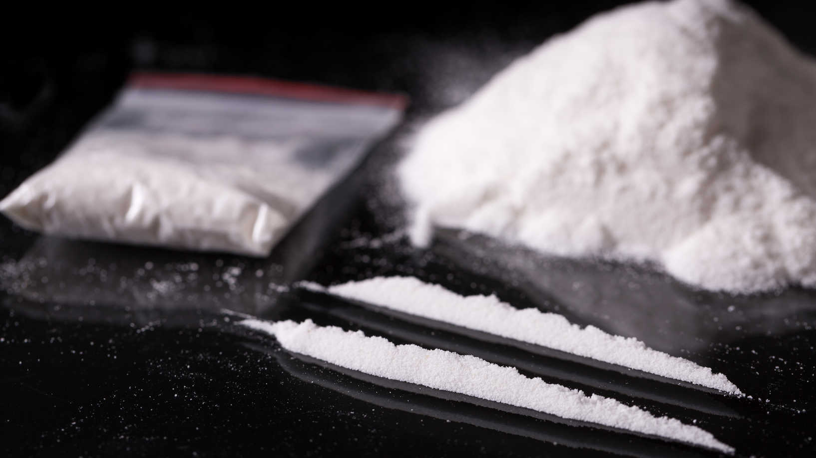 الاتجار بالكوكايين يسقط عشرينيا بالعيون