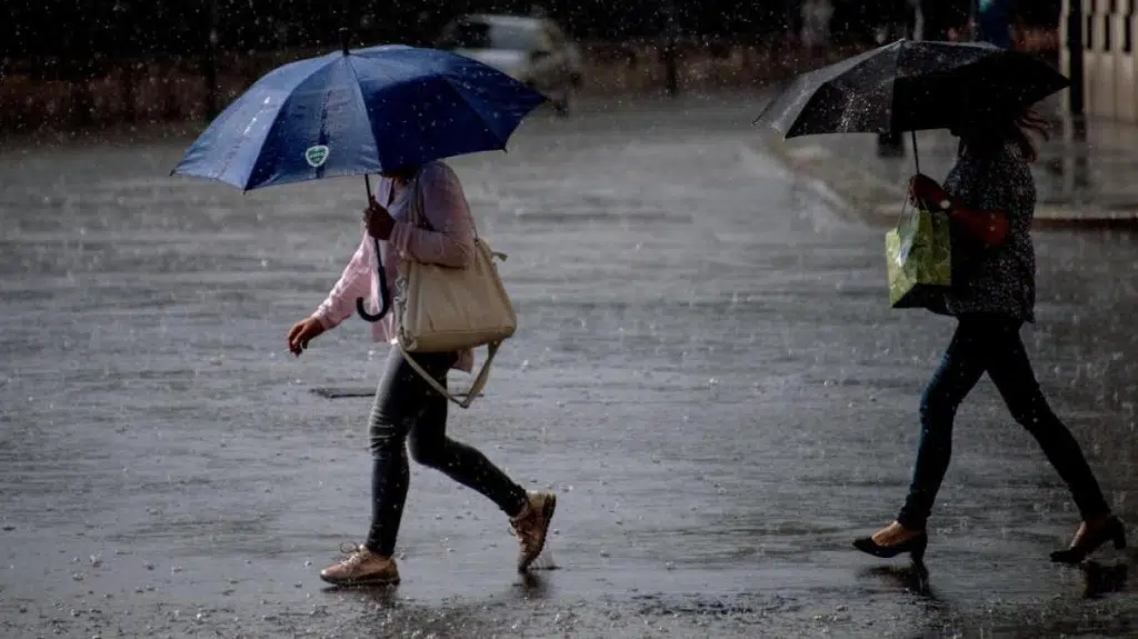 نشرة إنذارية: موجة حر وزخات رعدية من الاثنين إلى الأربعاء