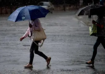 زخات رعدية مع احتمال تساقط البرَد اليوم الجمعة