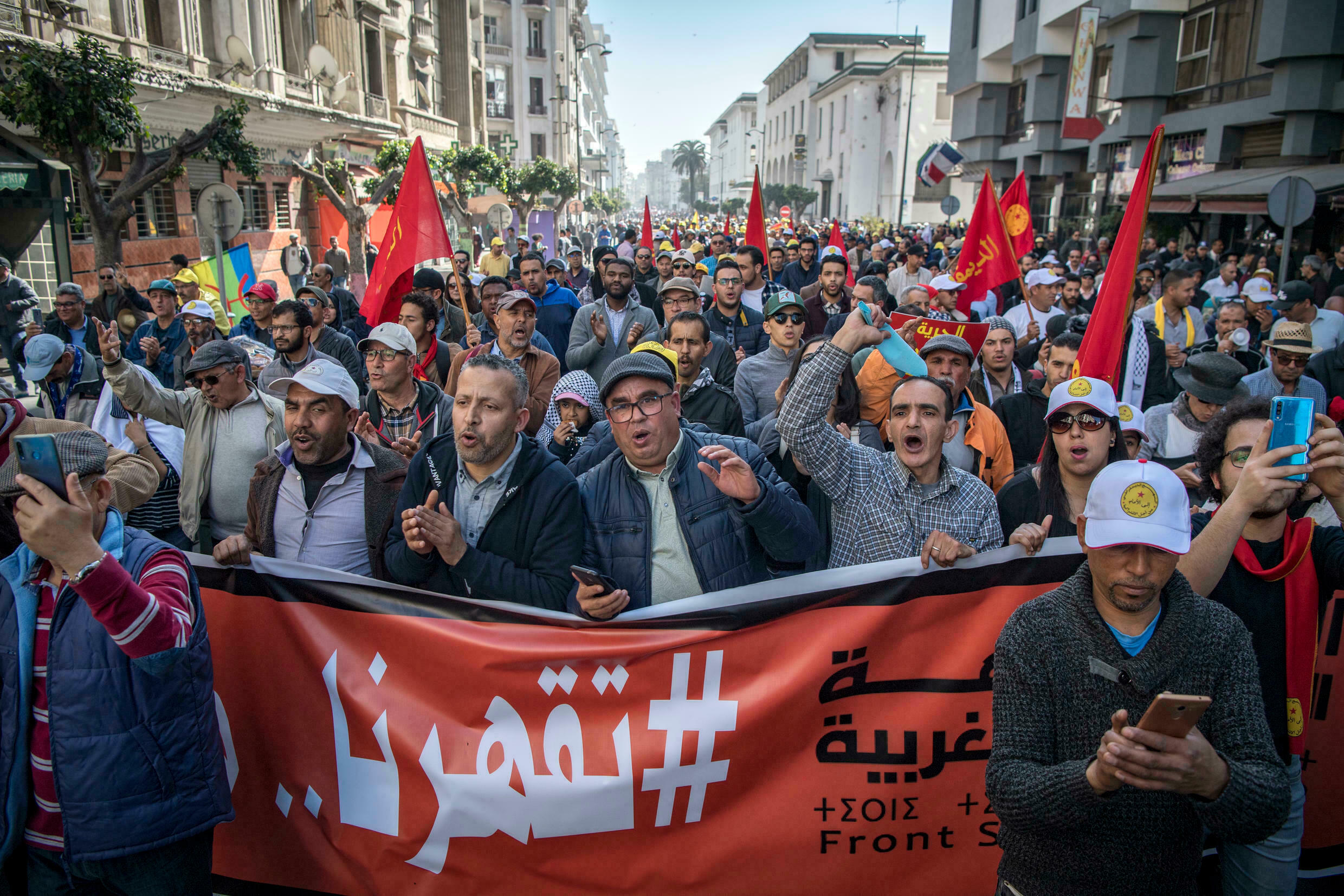 ثقة المغاربة بالديمقراطية تهتز ..وخبير: عائدات عشرية بلا تنمية