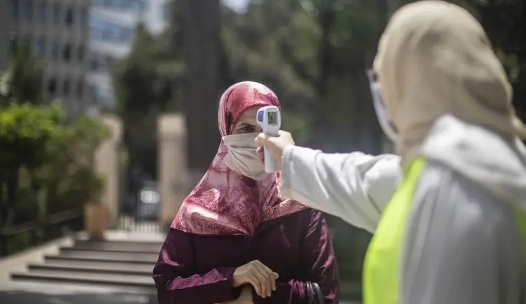 وزارة الصحة واللجنة العلمية تحذران من موجة تفشي سلالة كورونا “إيريس” قد تخلّف إصابات خطيرة ووفيات