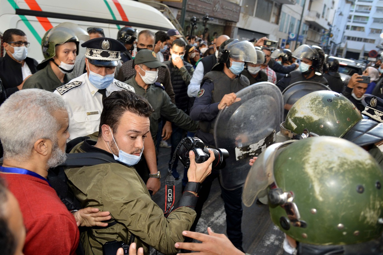 حقوقيون يطالبون بفتح تحقيق في حوادث تعنيف صحفيين بالمغرب