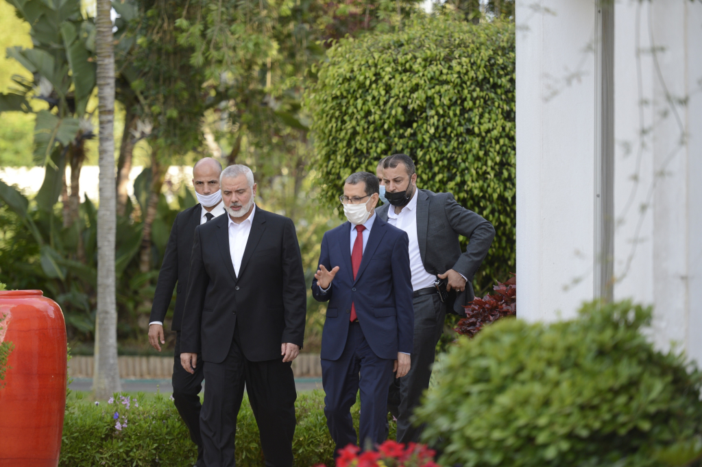 العثماني يُعلن تضامنه مع “حماس” ضد بريطانيا وإسرائيل