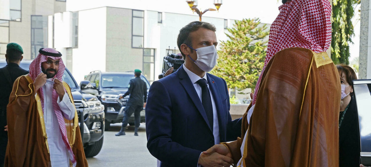 بعد الإمارات وقطر.. الرئيس الفرنسي يحل بالسعودية