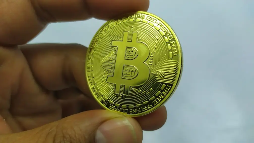 “بتكوين” تواصل الانهيار في سوق العملات المشفرة