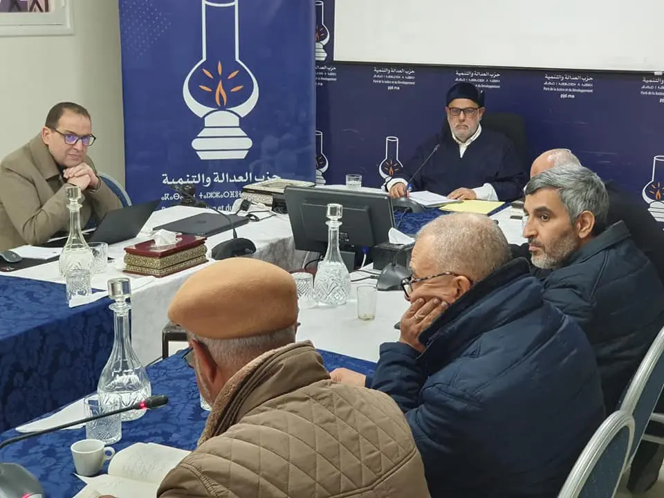 البيجدي يطالب بتطويق أرباح شركات المحروقات