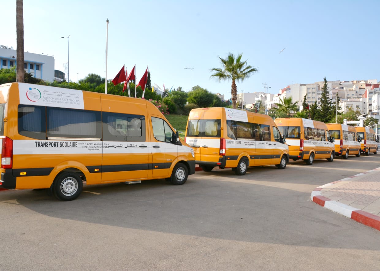 تسليم 20 حافلة للنقل المدرسي بجماعات بالقنيطرة