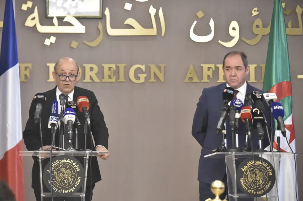 فرنسا تدعو الجزائر إلى طي صفحة “سوء الفهم”