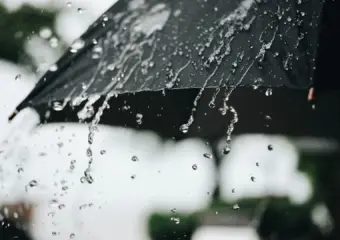 طقس الإثنين.. زخات مطرية وثلوج بهذه المناطق