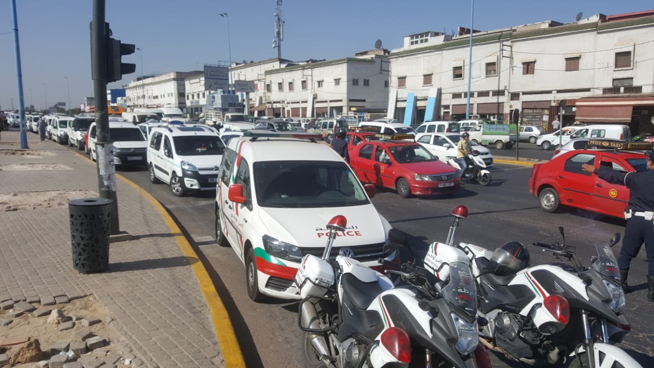 “الباصواي” يؤجج غضب مهنيي سيارات الأجرة بالبيضاء ومطالب لفتح باب الحوار