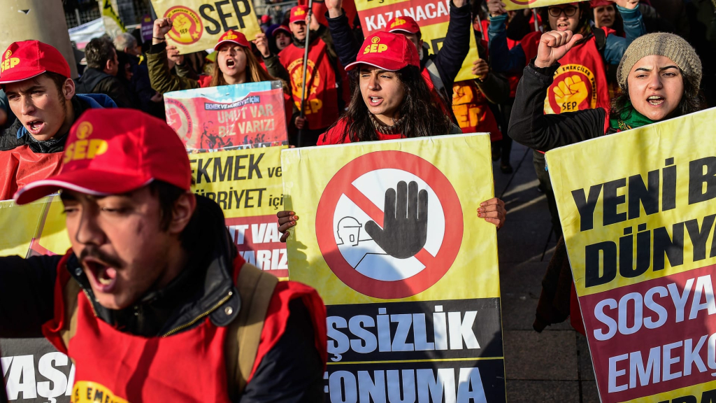 تركيا تستقبل العام الجديد بزيادات صاروخية في الغاز والكهرباء