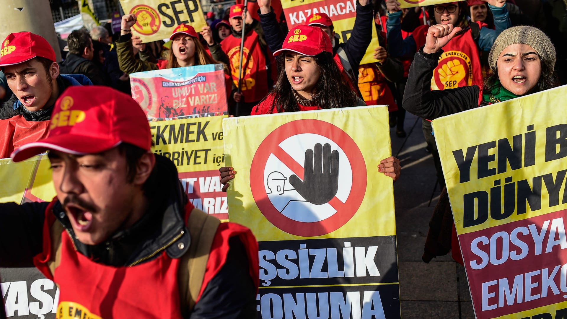 تركيا تستقبل العام الجديد بزيادات صاروخية في الغاز والكهرباء