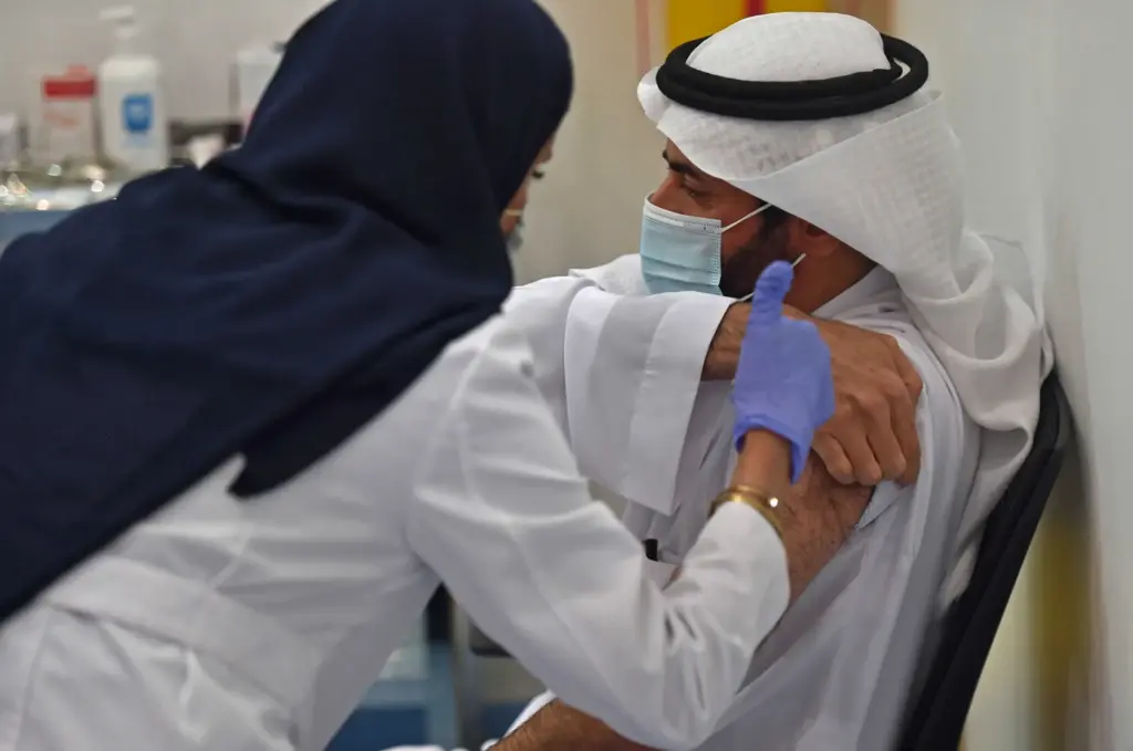 التلقيح ضد كورونا يقترب من 100 مليون جرعة بدول الخليج