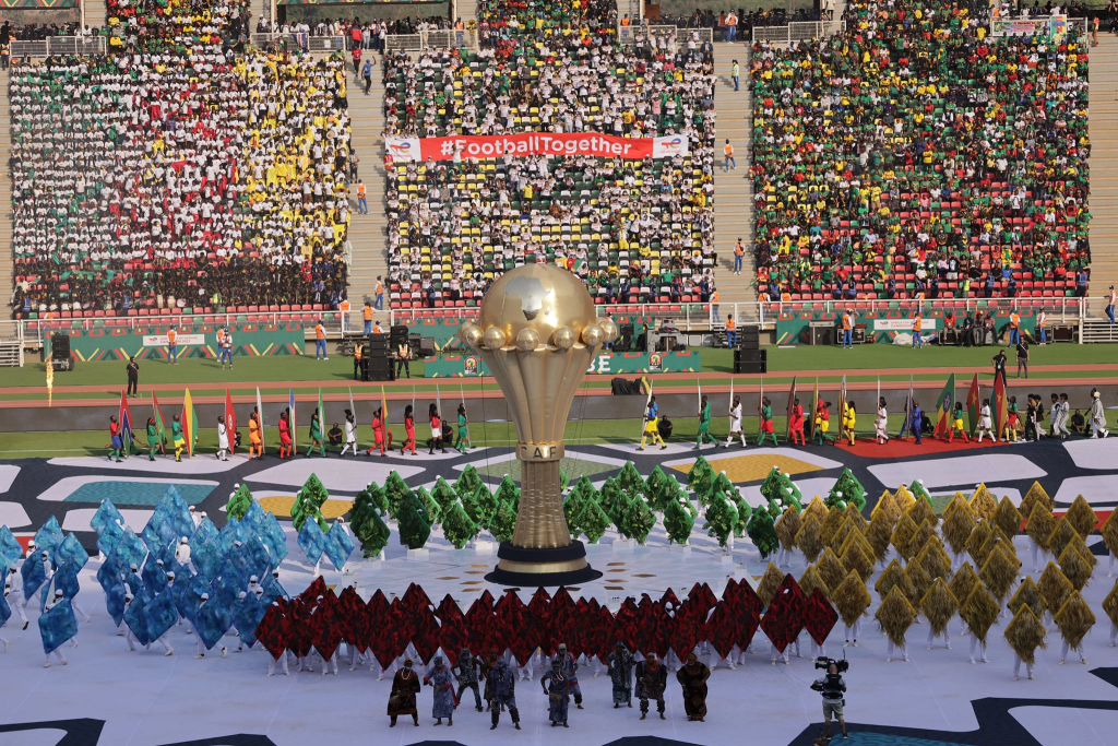 نهائي كأس إفريقيا يعود لملعب “الموت” بعد موافقة “الكاف”