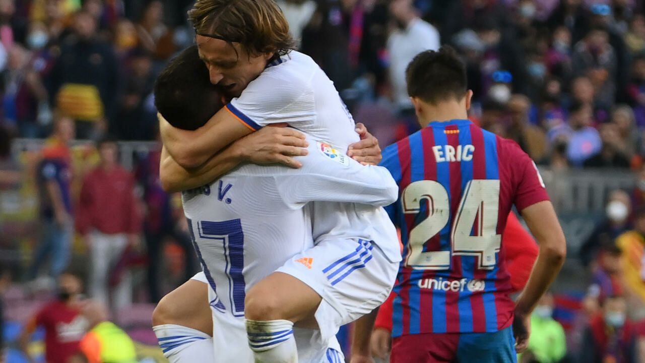 الريال يسقط برشلونة ويعبر إلى نهائي السوبر الإسباني