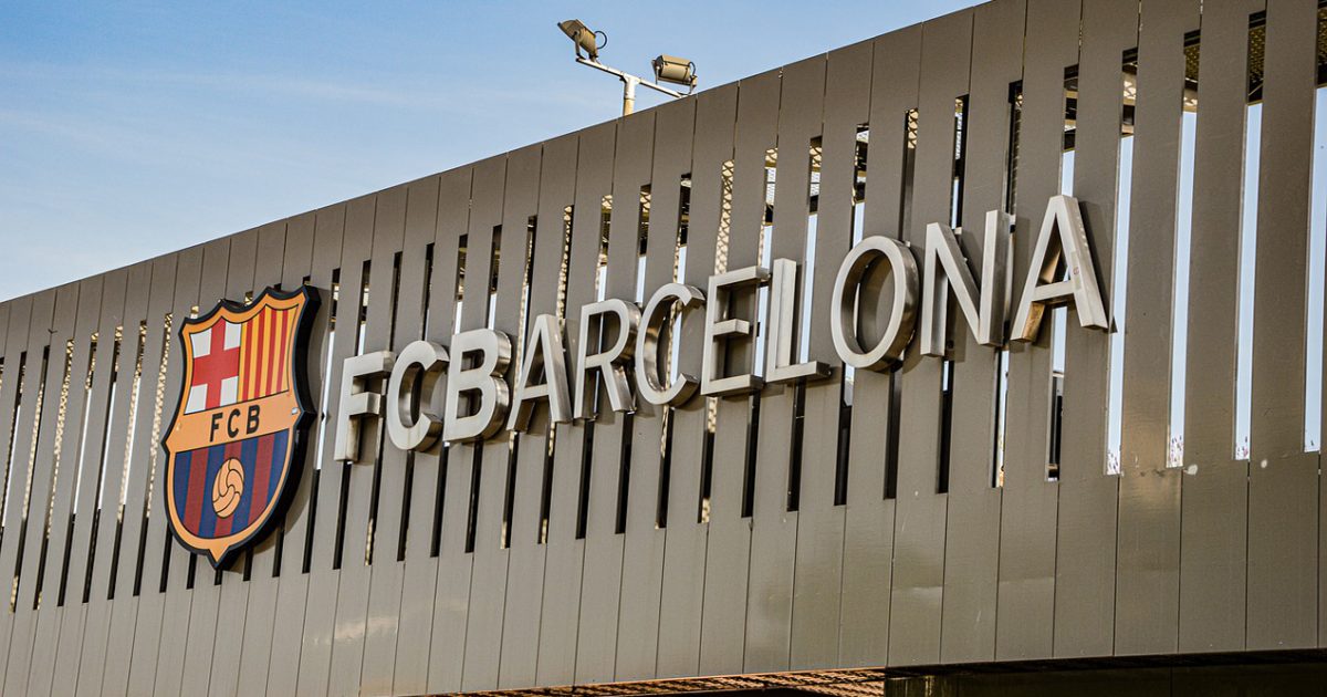 برشلونة يقر بخساراته المالية وعجزه عن دفع رواتب اللاعبين