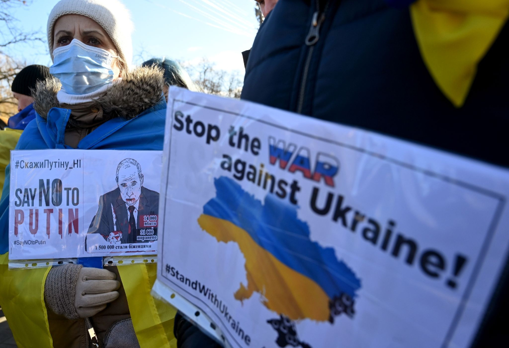 استمرار دعوات الدول لمواطنيها بمغادرة أوكرانيا