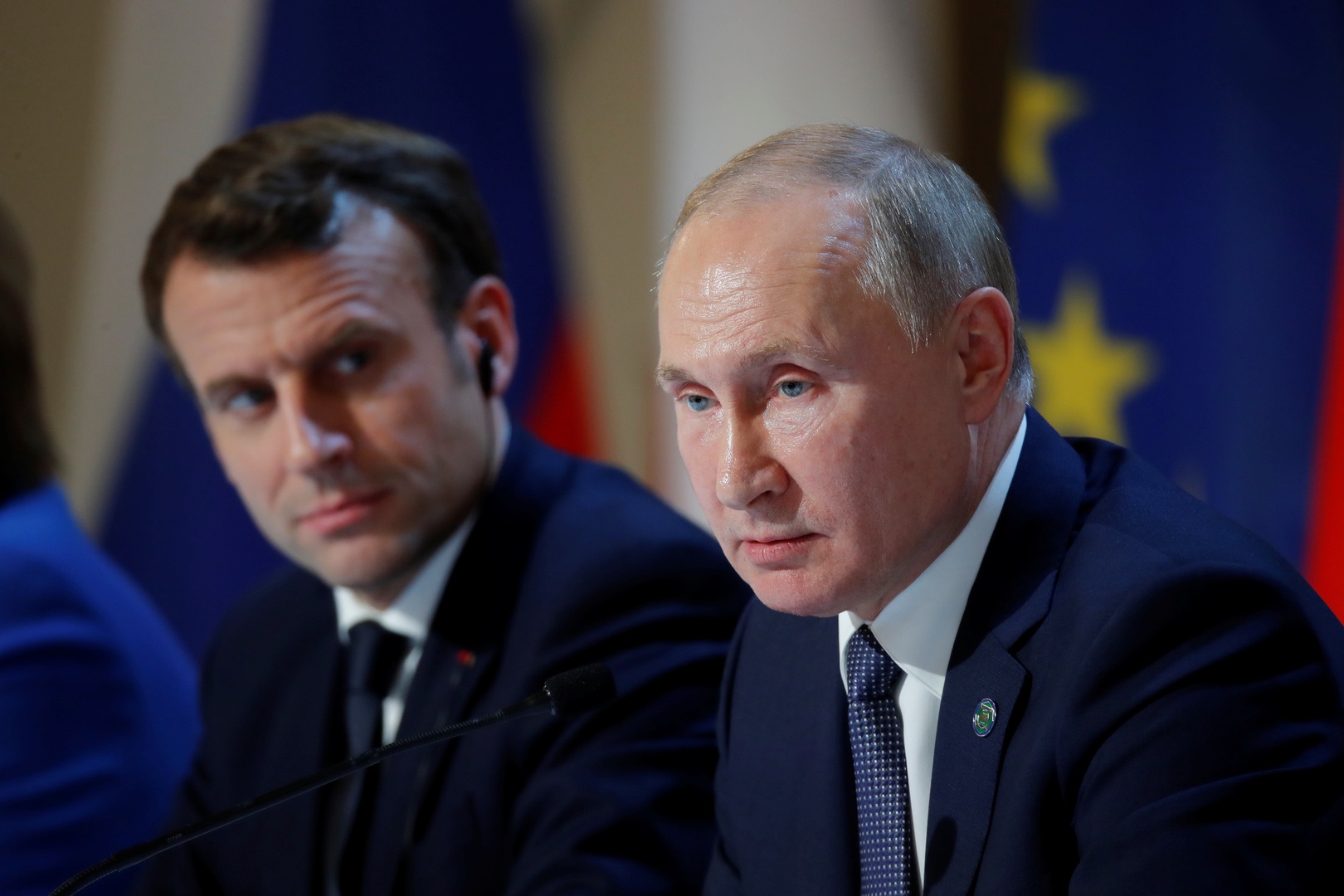 الرئيس الفرنسي يتصل ببوتين لوقف الهجوم على أوكرانيا