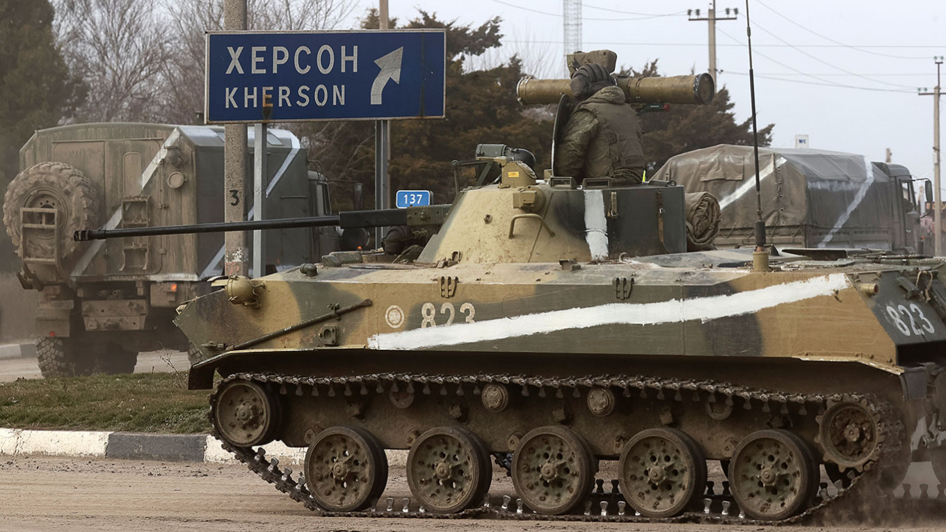 الجيش الروسي على مشارف مدينة خيرسون بجنوب أوكرانيا