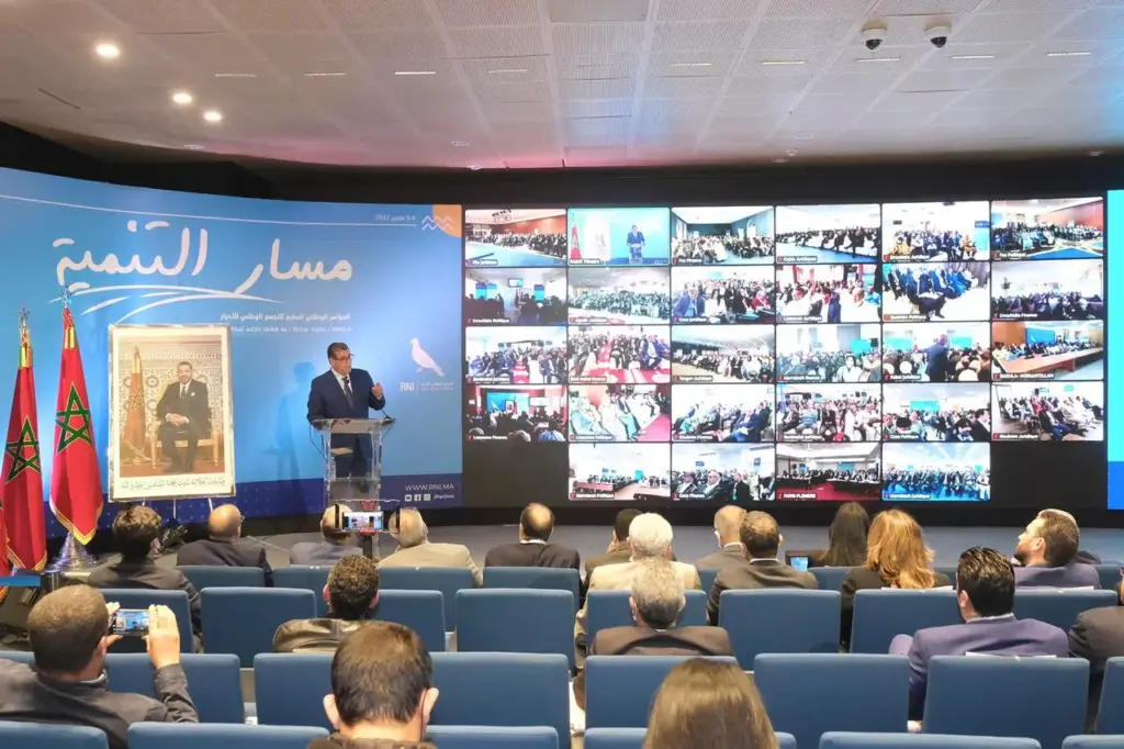 منسقو “الأحرار” يجتمعون بعد إعلان أخنوش عدم الترشح