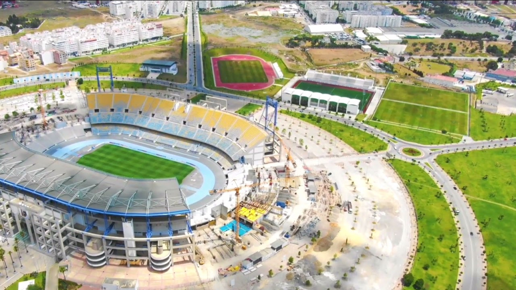 بنموسى يتفقد بنيات المدينة الرياضية بطنجة